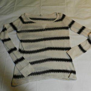 Aeropostale Juniors Women Extra Small Long Sleeve Black & White Striped Sweater